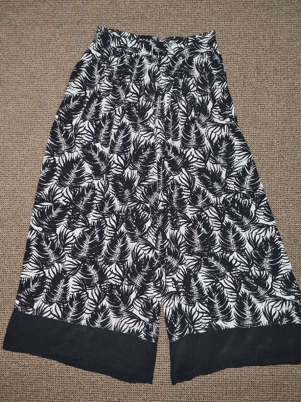 Beautiful Wide leg pants - Woolworths - Size 12