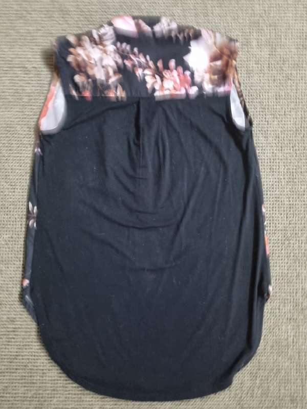 Most Beautiful Top with floral detail - Truworths - Size 34