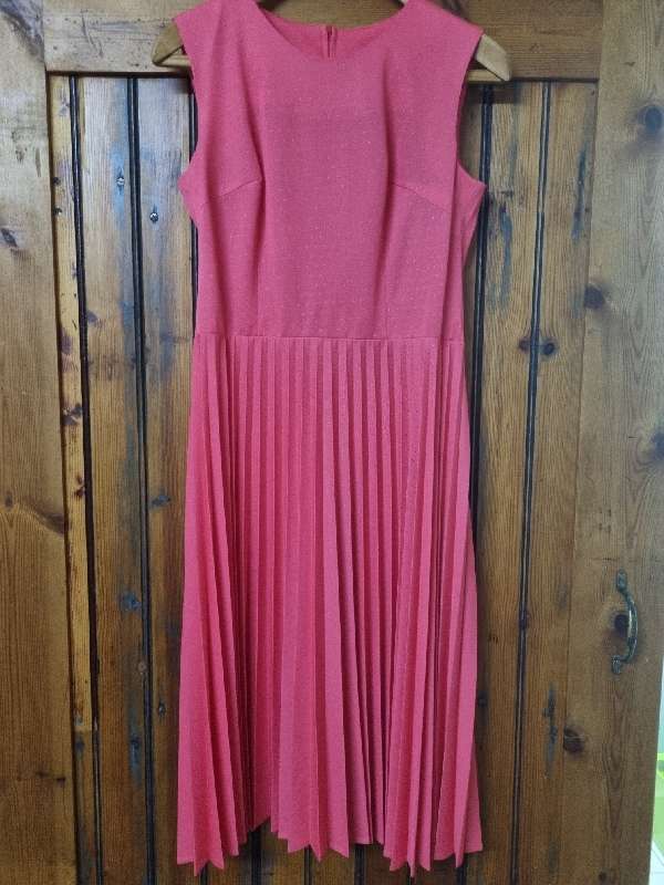Beautiful Vintage Dress - Size 10 - Coral colour