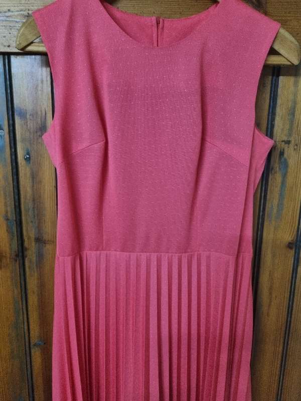 Beautiful Vintage Dress - Size 10 - Coral colour