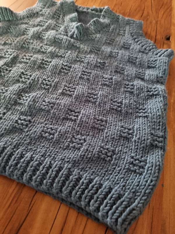 Hand Knitted kids pull over - Should fit age 3 years