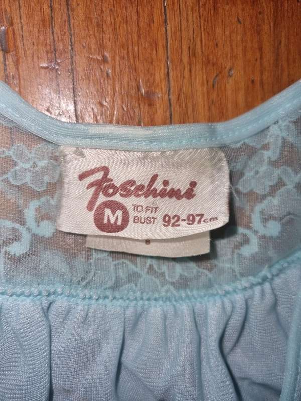 Beautiful Vintage Night Shirt / Bed Shirt with lace Detail - Size M