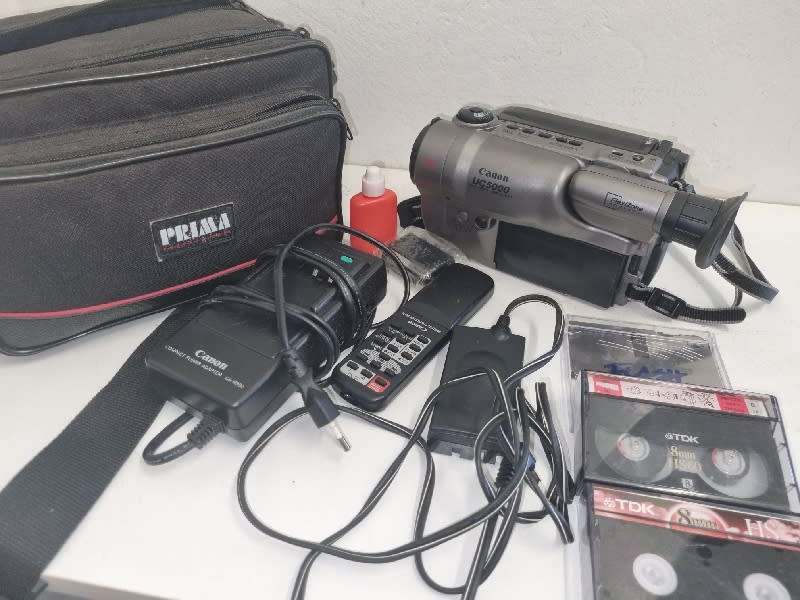 Canon UC5000 8mm Video Camcorder
