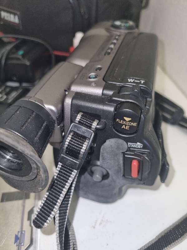 Canon UC5000 8mm Video Camcorder