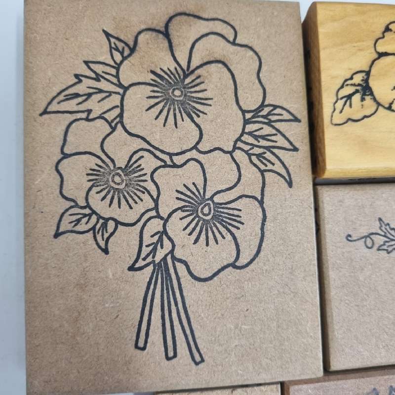 6 x Rubber stamps with flower detail