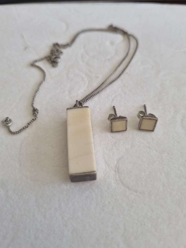 Chain with sterling silver pendant and earrings - Beautiful!