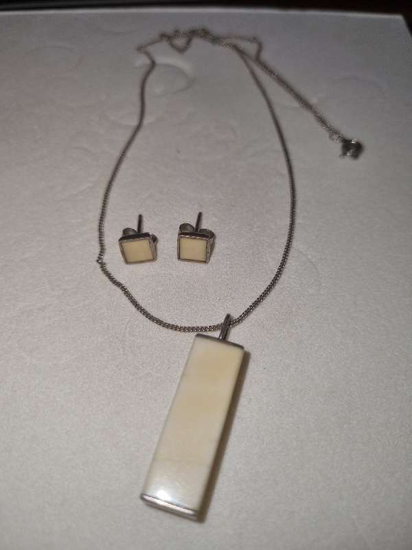 Chain with sterling silver pendant and earrings - Beautiful!