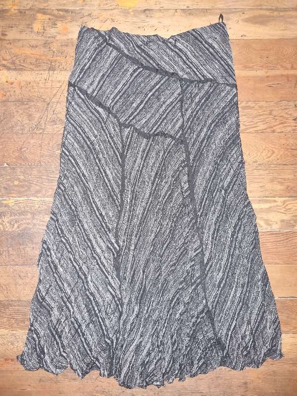 Oasis Skirt - Size 14