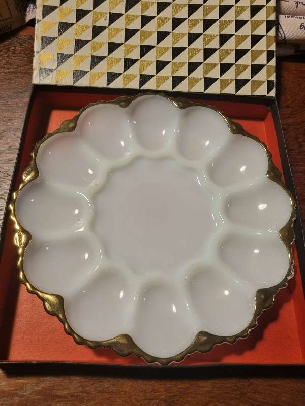 Vintage Anchor Hocking Milk Glass Dish with Gold Trim - In original box