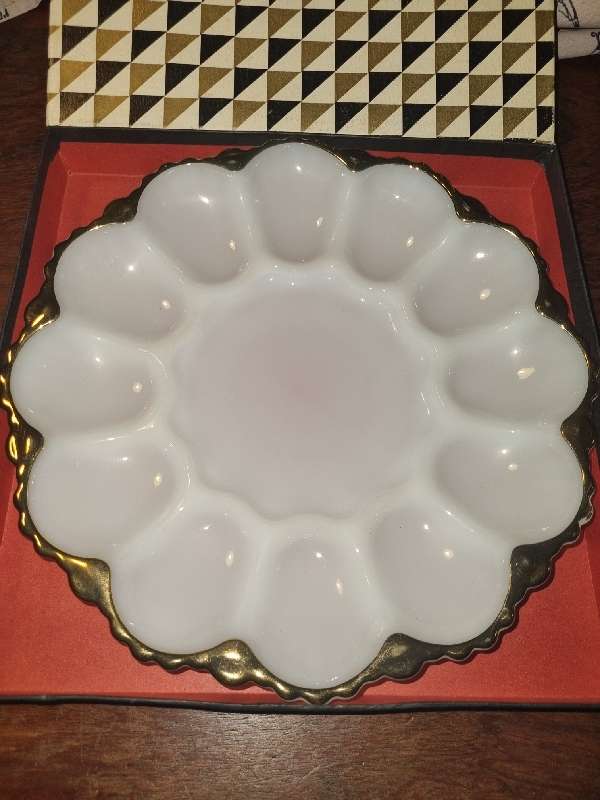 Vintage Anchor Hocking Milk Glass Dish with Gold Trim - In original box