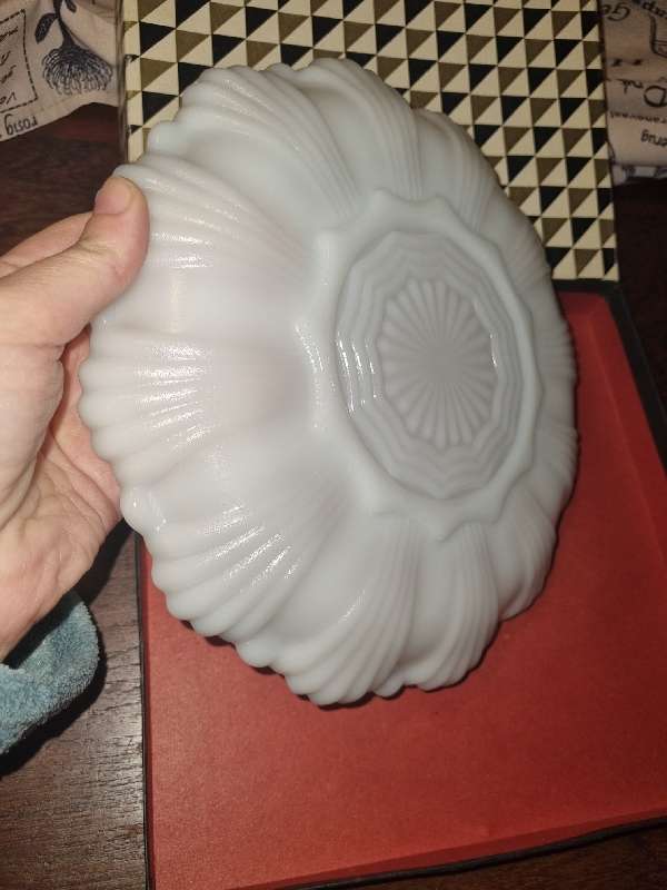 Vintage Anchor Hocking Milk Glass Dish with Gold Trim - In original box