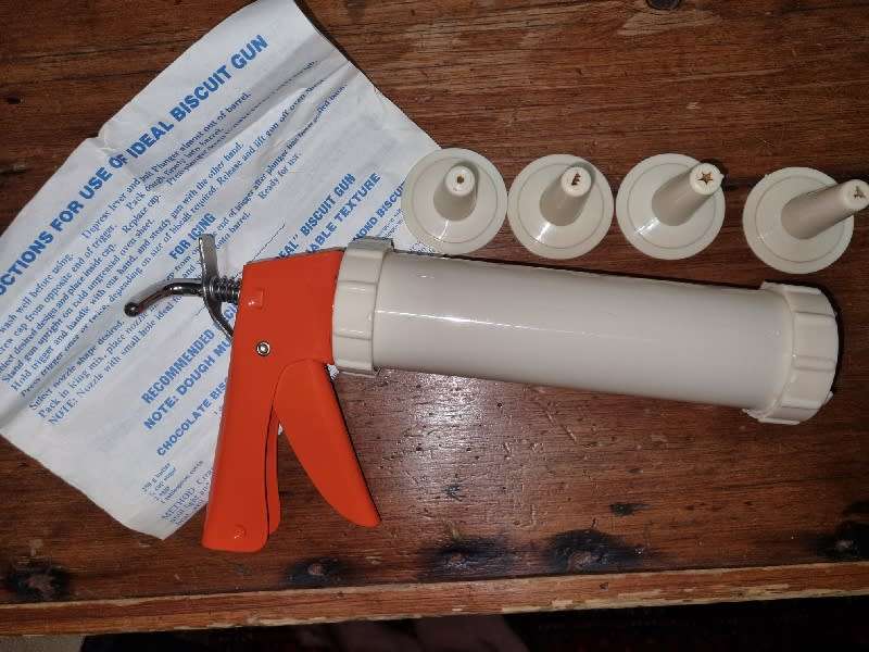 Ideal Biscuit and Icing Gun - Good condition - What you see is what you get