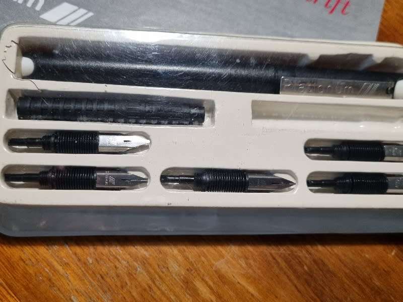 Platignum Calligraphy Set