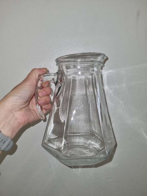 Large Glass Jug - Italy - Great quality in perfect condition!