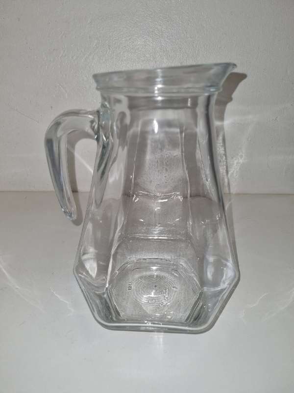 Large Glass Jug - Italy - Great quality in perfect condition!
