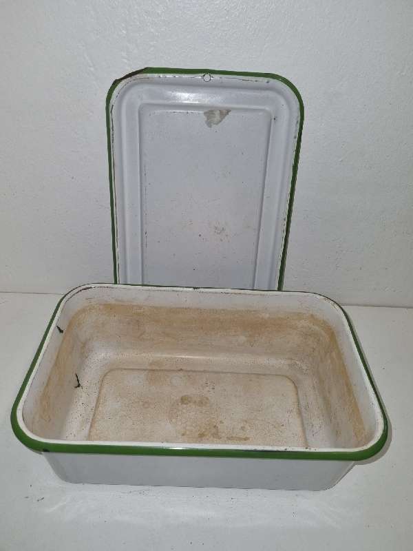 Large Vintage Enamel container with lid - Size 31cm x 20cm x 10cm