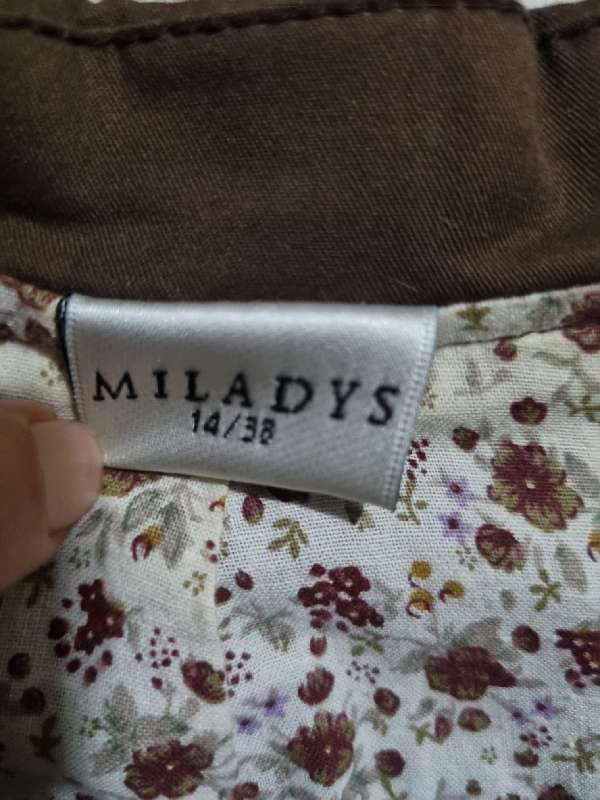 Brown Jacket with large buttons and floral lining - Miladys - Size 14
