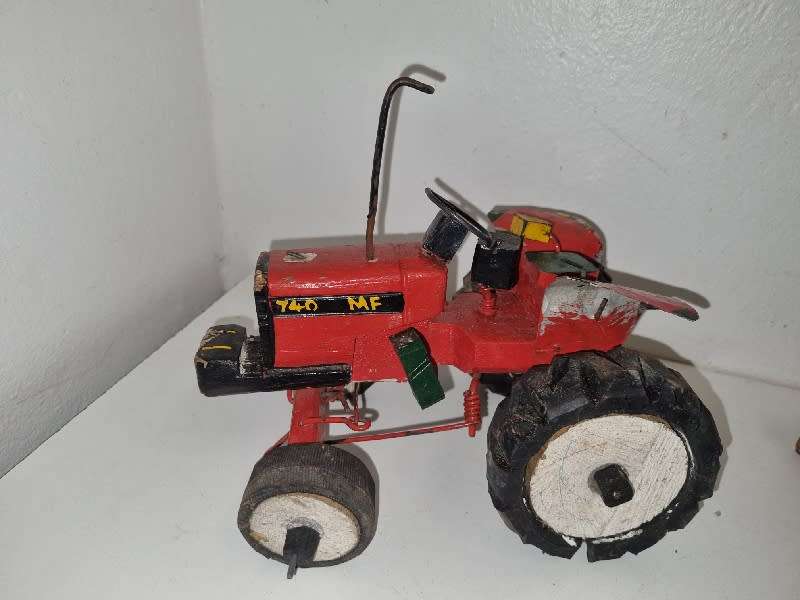 Wooden Tractor - Display Piece - 23cm x 15cm x 13cm