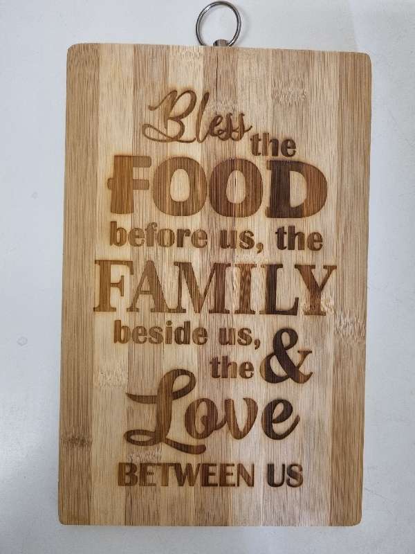 Wooden Cutting Board / Serving Board - Never used - Size 28cm x 18cm