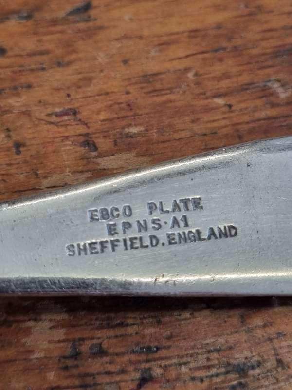 Small Cake Lifter - EBCO Plate EPNS A1 Sheffield England - 18cm