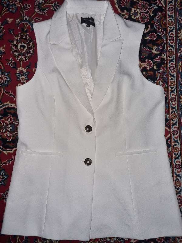 Beautiful White sleeveless Jacket - Truworths - Size 40 - Great Quality - Never worn