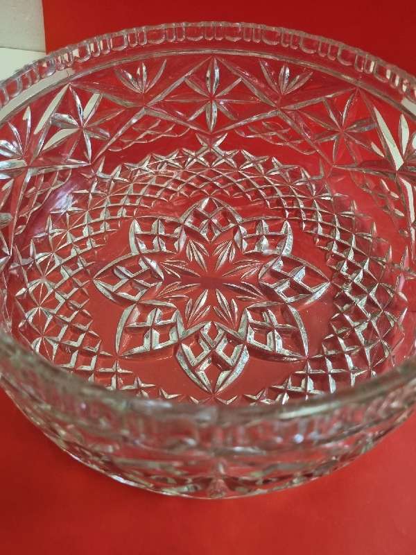 Beautiful Vintage cut glass bowl - Perfect for salads