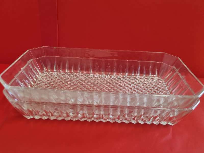 2 x Vintage Glass dishes - 20cm x 10cm each