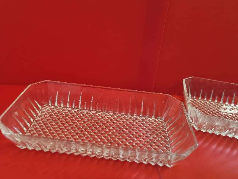 2 x Vintage Glass dishes - 20cm x 10cm each