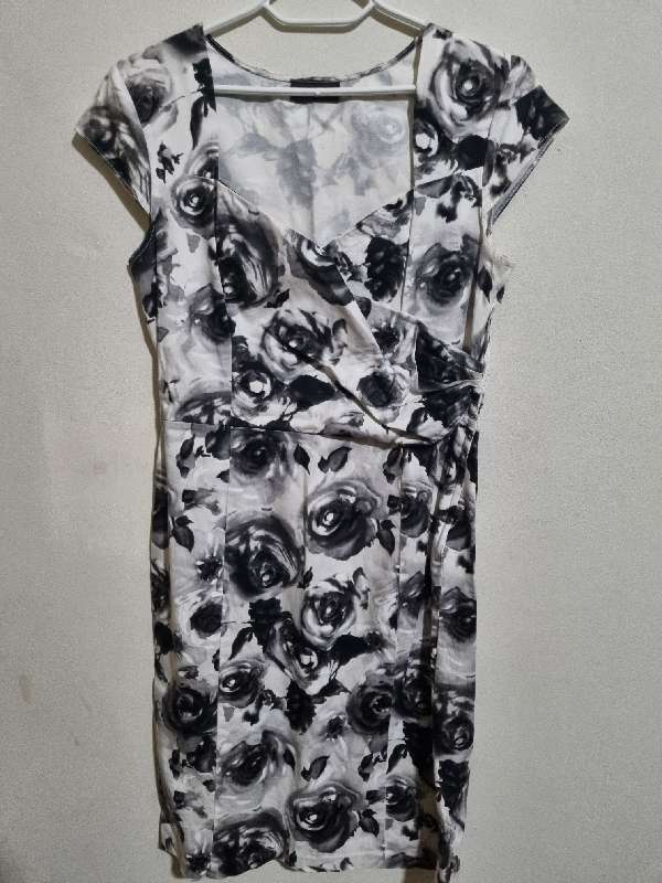 Oasis Dress - Size 14