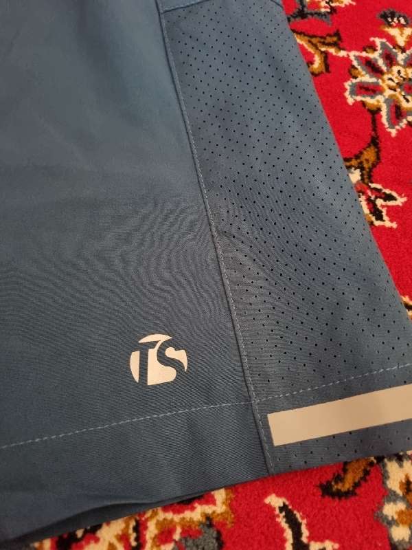 Totalsports Shorts - Size L
