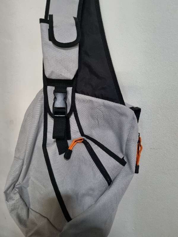 Reebok shoulder cross over bag with lots of storage space