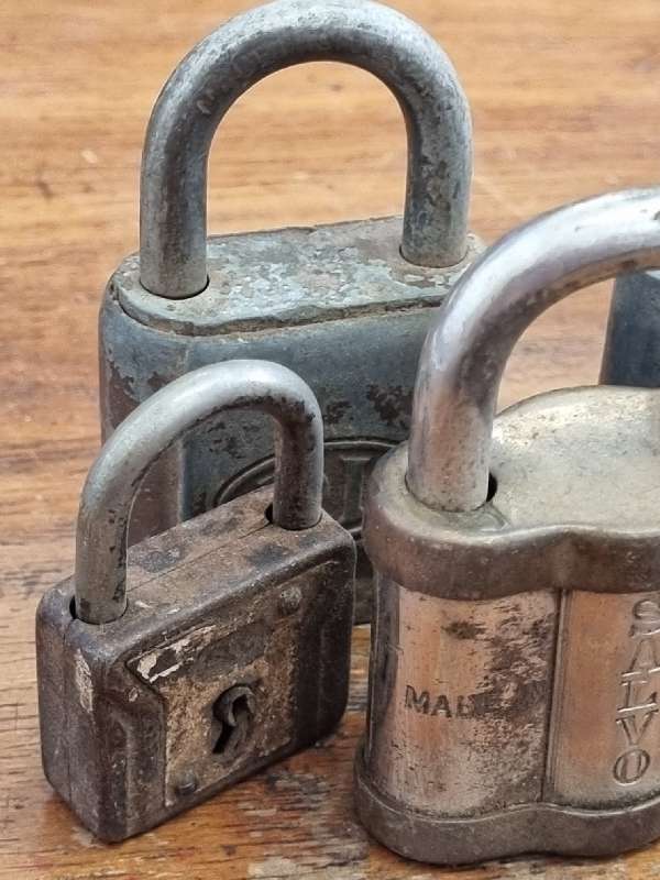 5 x Vintage Locks - No Keys