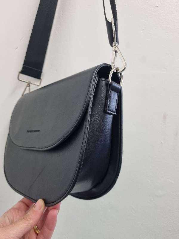 Black Saddle Bag Handbag - The Box Fashion  - Never used