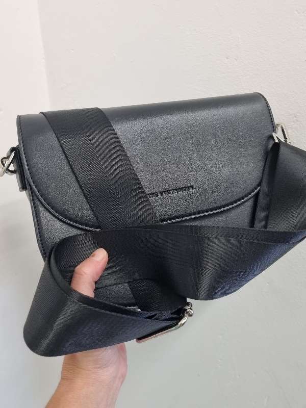 Black Saddle Bag Handbag - The Box Fashion  - Never used