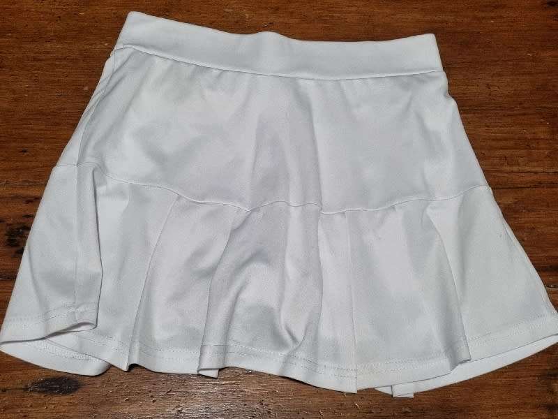 White Tennis Skort - Size SS - Maxed