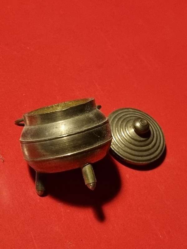 Handcrafted Brass Temptations - Solid Brass Miniature Potjie with lid