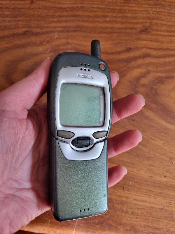 Vintage Nokia 7110 phone