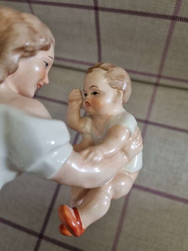 Most Beautiful Vintage Friedel Germany Large Figurine - Mother and Baby - Height - 19cm