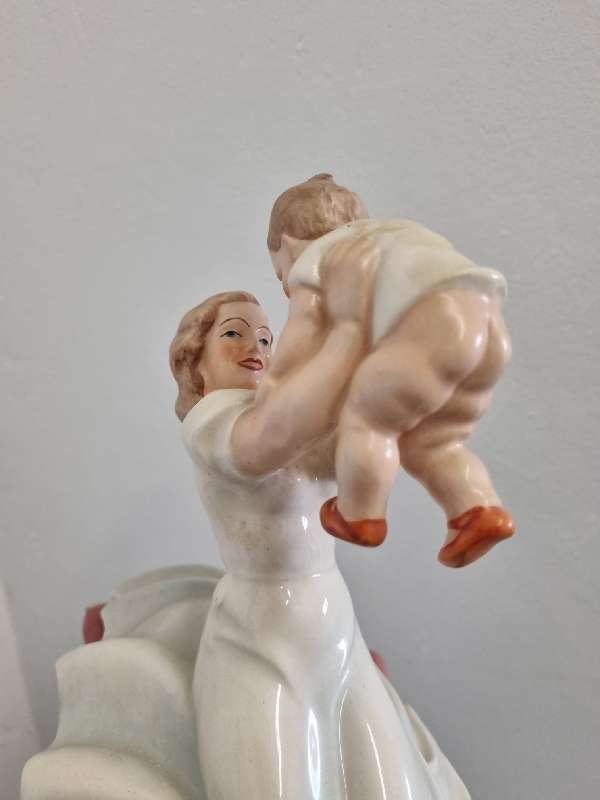 Most Beautiful Vintage Friedel Germany Large Figurine - Mother and Baby - Height - 19cm