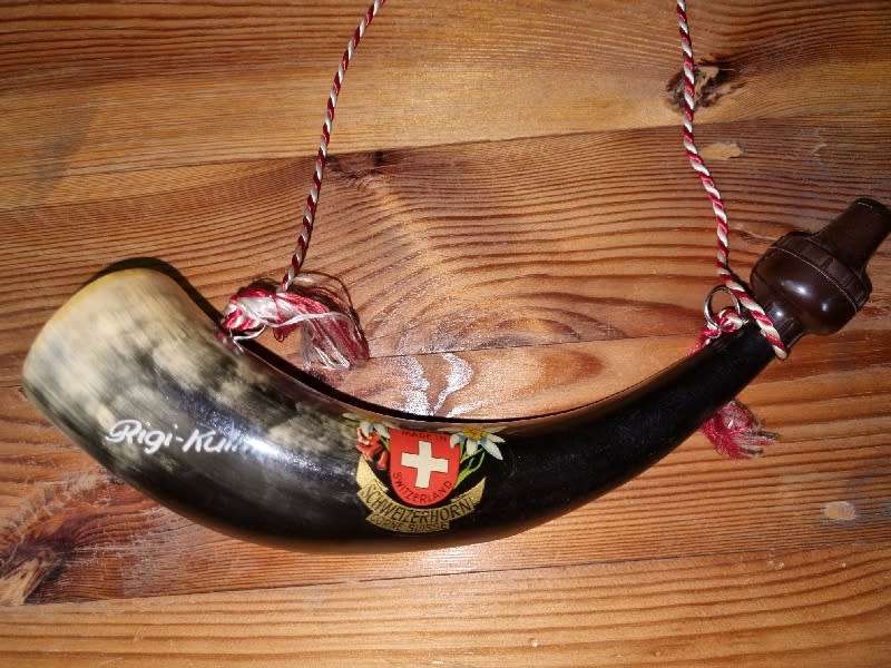 Vintage Cow / Steer / bull blowing horn souvenir from Switzerland - Working