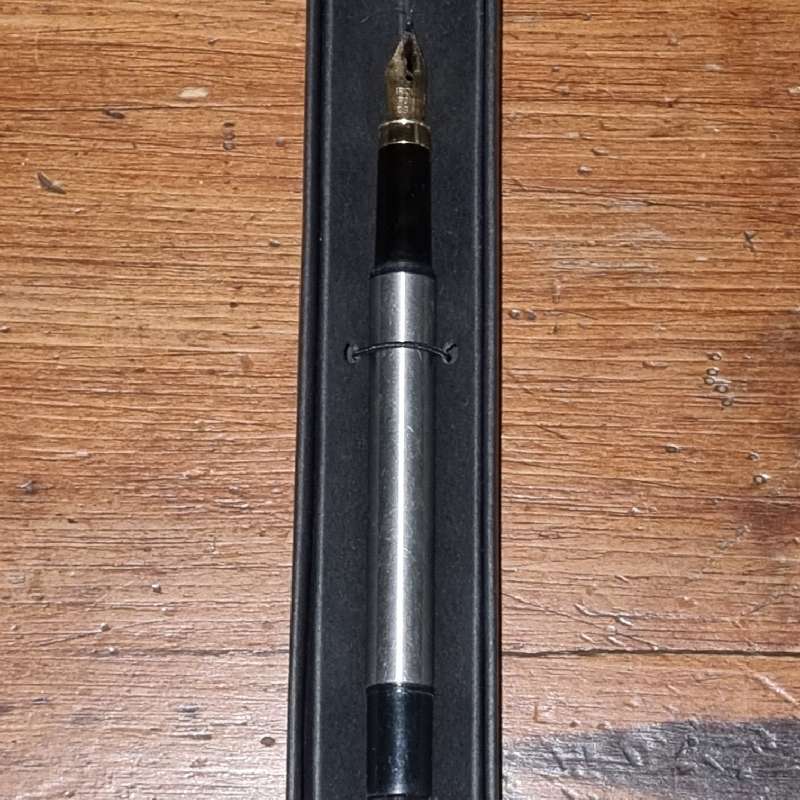 Fountain pen with Iridium Point - No Lid