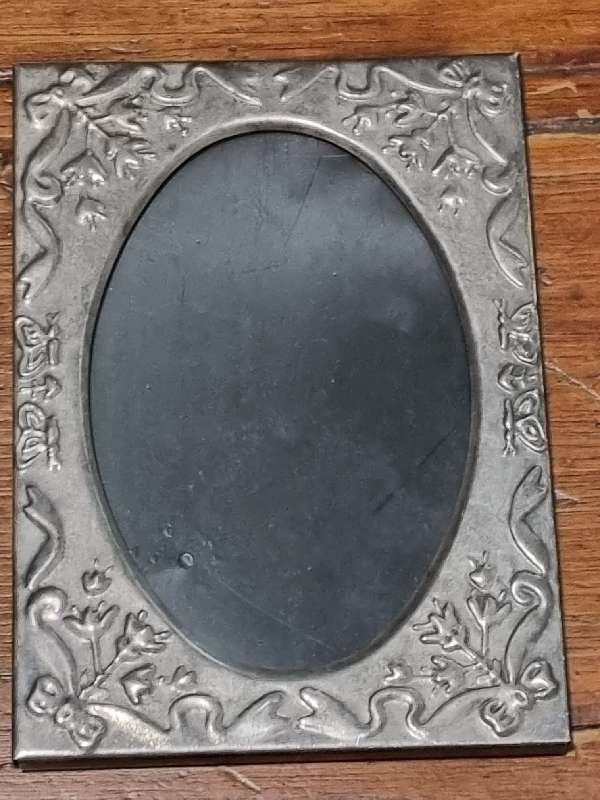 Metal Picture Frame - 4.5cm x 10.3cm
