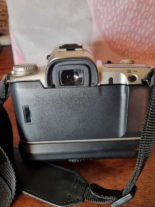 Pentax MZ-50 Camera