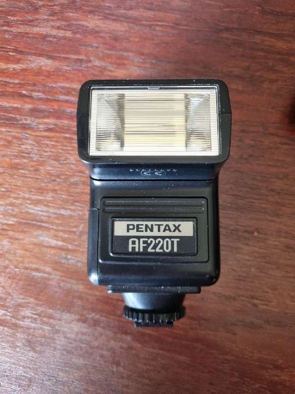 Pentax AF220T Flash