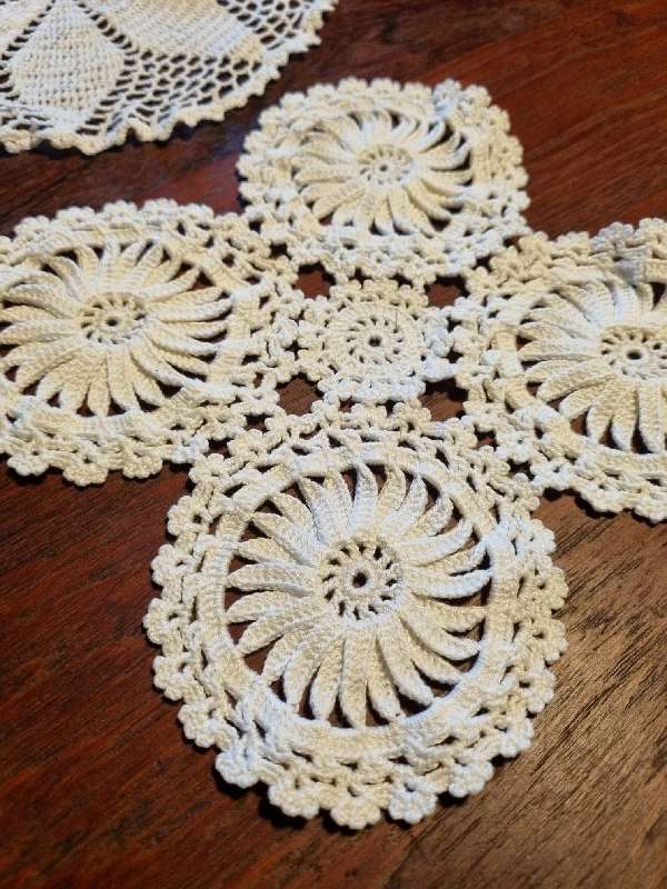 6 x Vintage Crochet Doilies