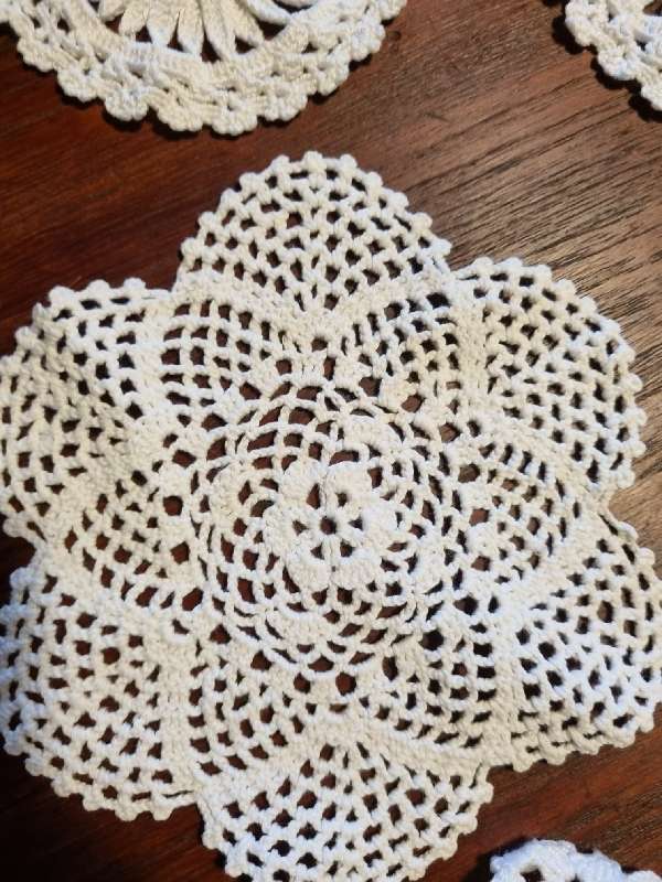6 x Vintage Crochet Doilies