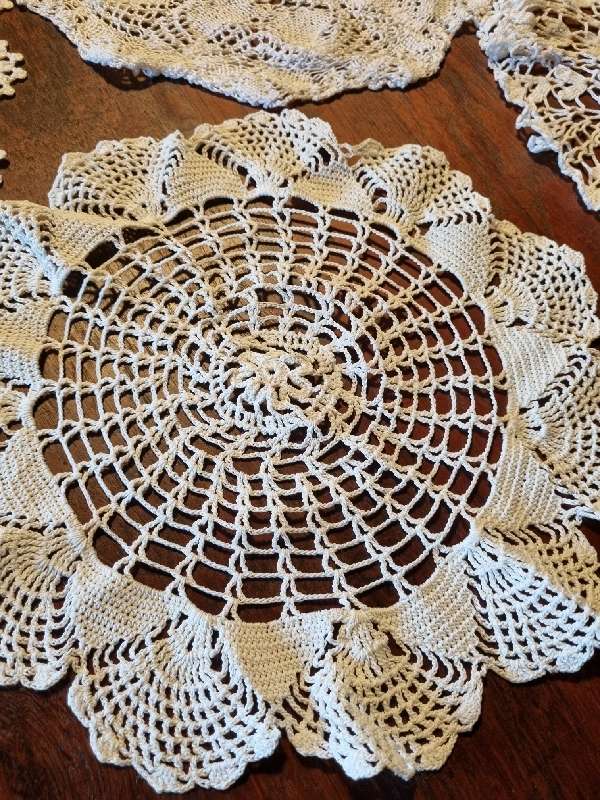 7 x Beautiful Vintage Crochet Doilies