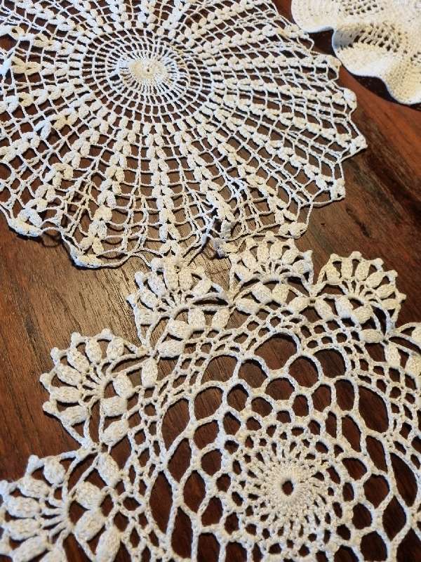 7 x Beautiful Vintage Crochet Doilies
