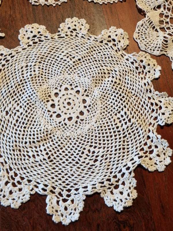 4 x Beautiful Vintage Fine Crochet Doilies