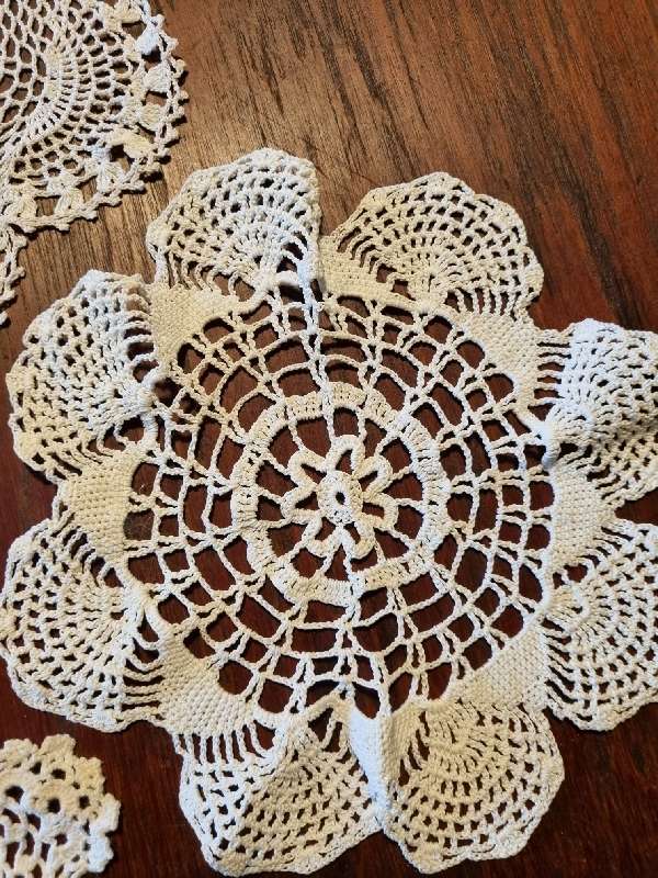 4 x Beautiful Vintage Fine Crochet Doilies
